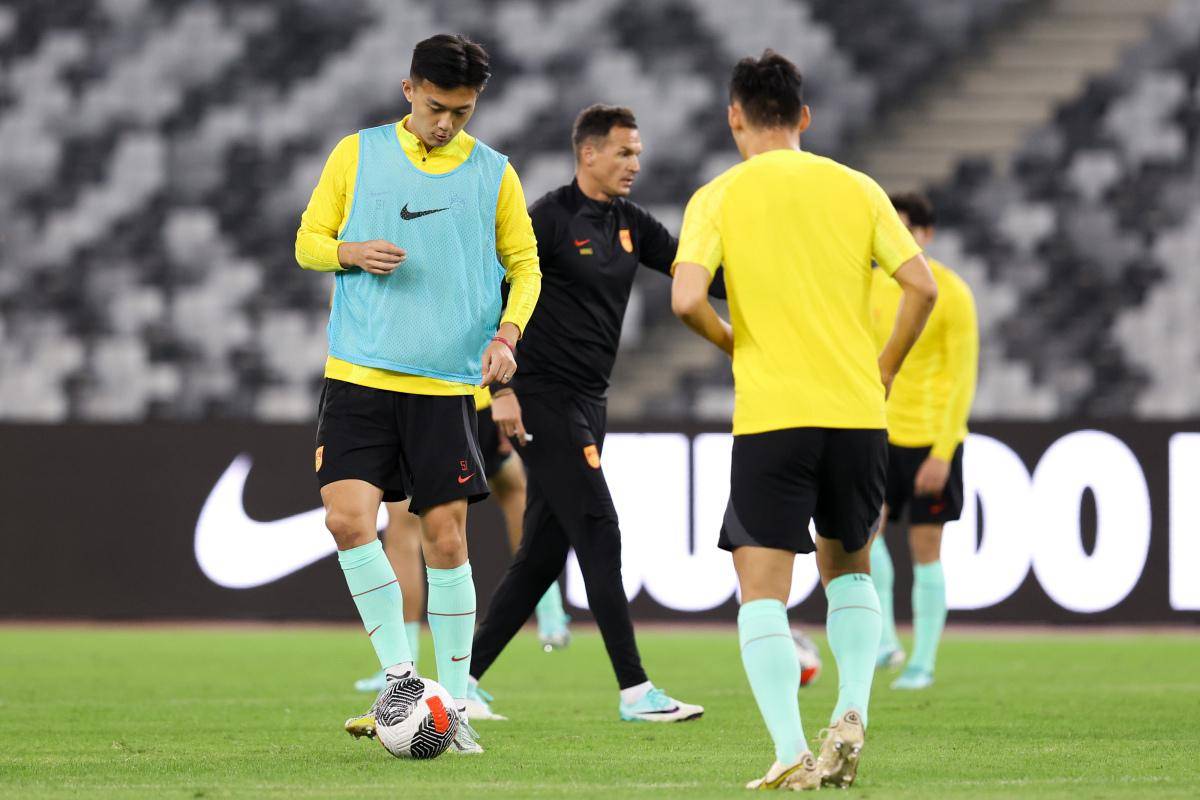 ayx体育赛事直播庐州雄鲨队失利胶东山猫队，柔道半决赛上演关键失误成转折！高压逼抢成功的简单介绍