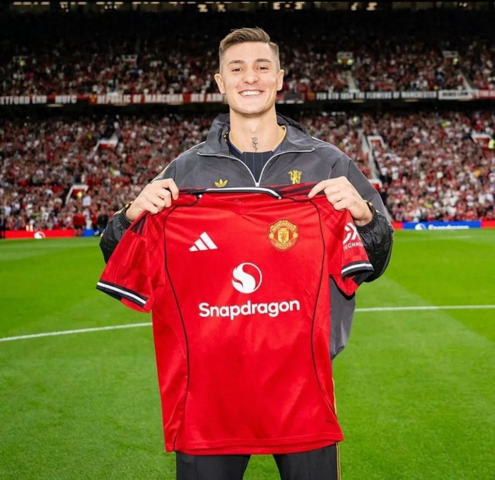 爱游戏体育官方网站转会期美洲杯传出新动向,曼联战术微调,高层表态——信心回归,官宣口径保持一致的简单介绍